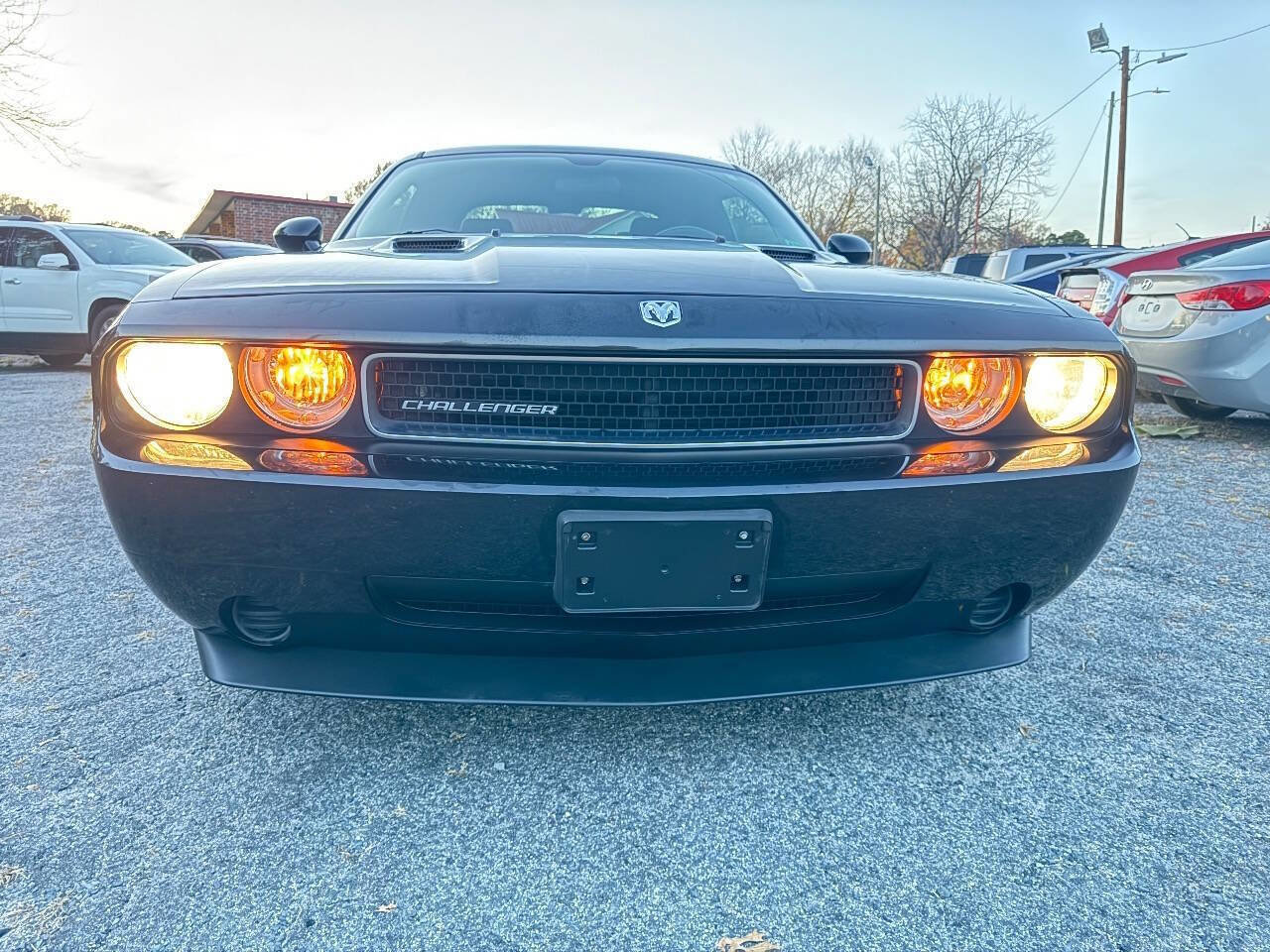 Used 2010 Dodge Challenger SE image 4