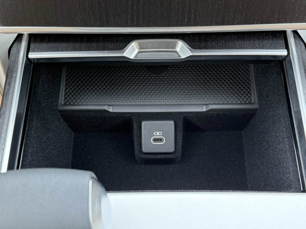 New 2025 Land Rover Range Rover Long Wheelbase SE image 22