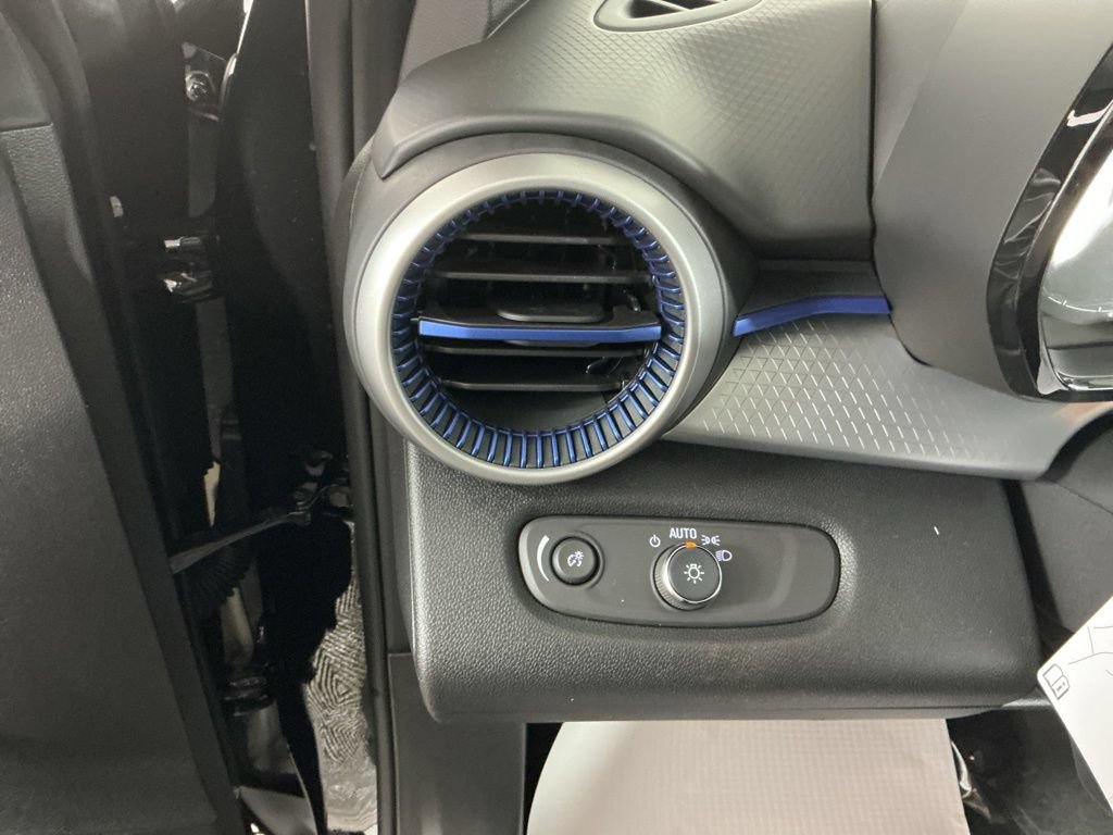New 2026 Chevrolet Trax LS w/ LS Convenience Package FWD image 10