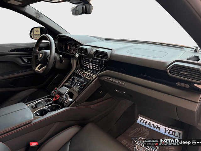 Used 2022 Lamborghini Urus AWD/4WD image 18