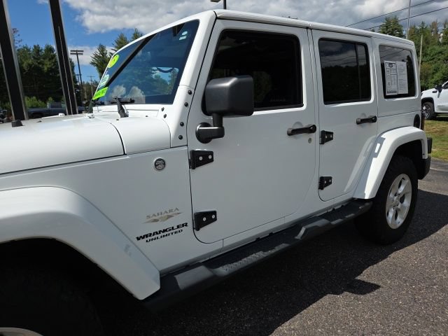 Used 2015 Jeep Wrangler Unlimited Sahara w/ Connectivity Group AWD/4WD image 30