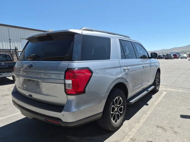 Used 2022 Ford Expedition XLT AWD/4WD image 5