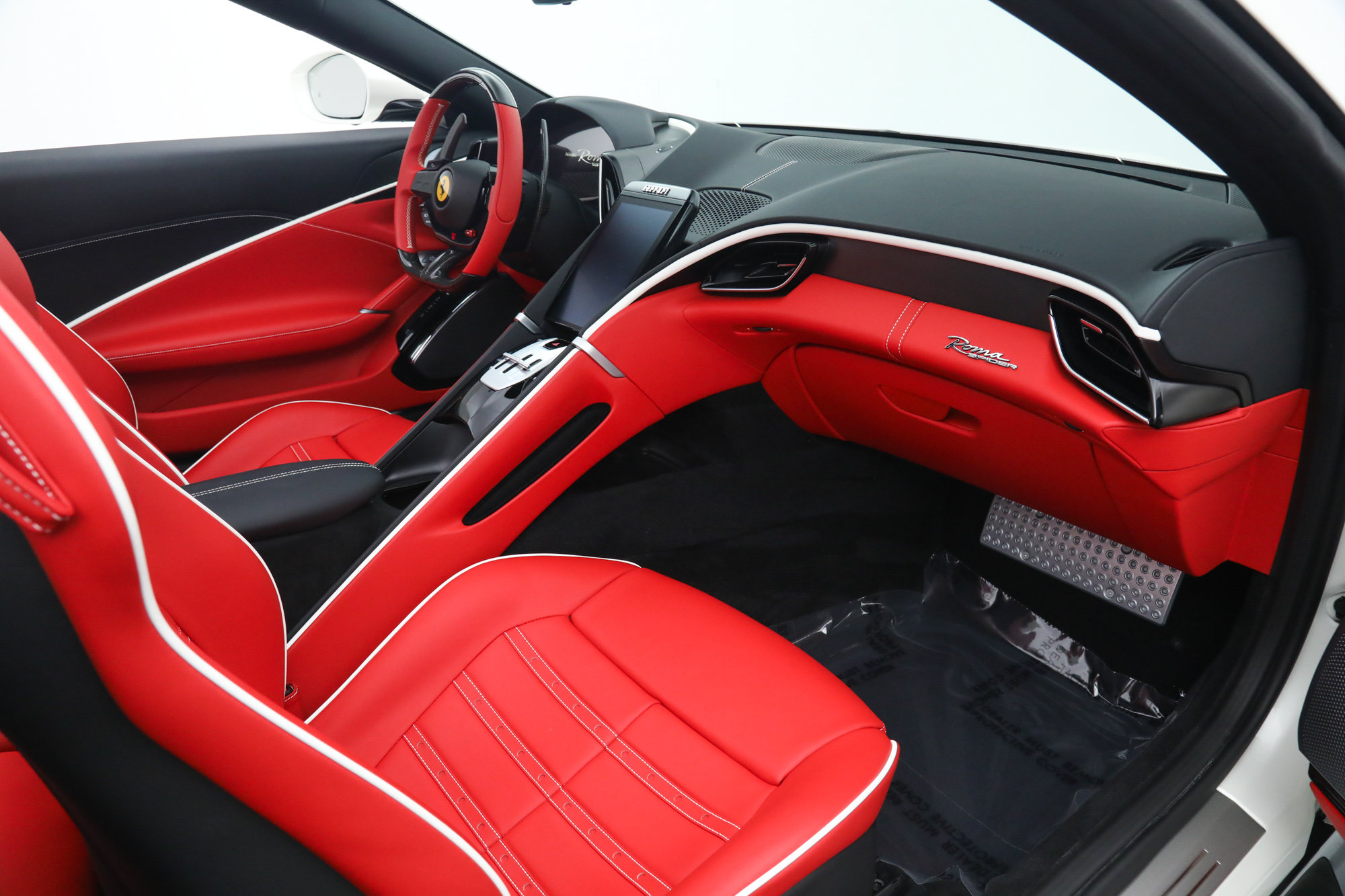 Certified 2025 Ferrari Roma Spider RWD image 20