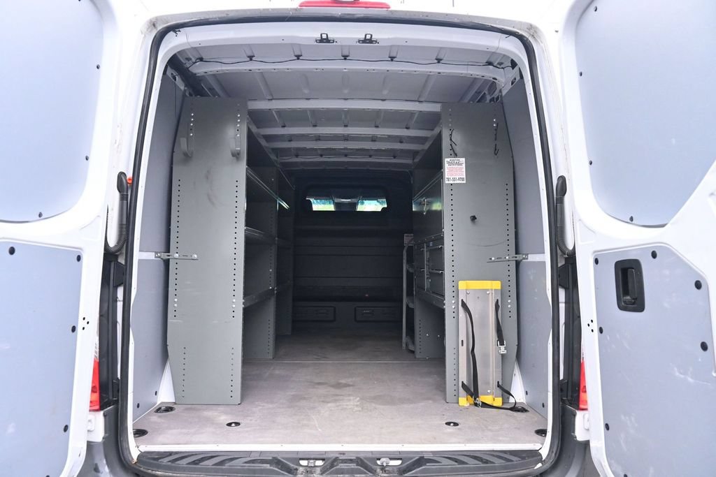 Used 2023 Mercedes-Benz Sprinter 2500 image 9