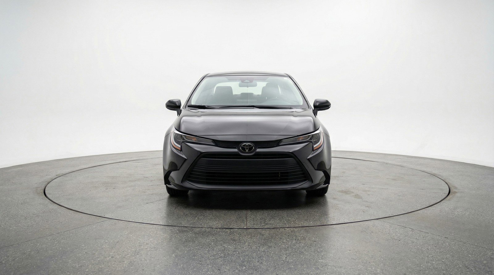 Used 2025 Toyota Corolla LE image 2