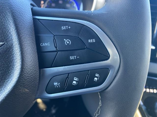 Certified 2023 Chrysler Pacifica Touring-L image 36