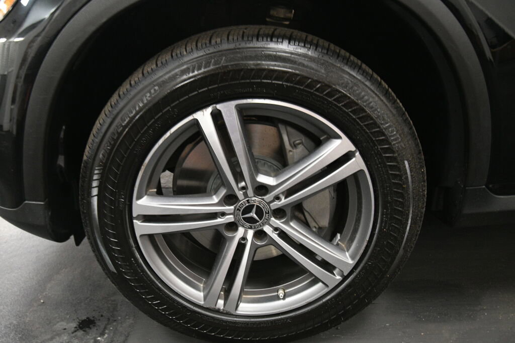 Used 2020 Mercedes-Benz GLC 300 4MATIC image 35