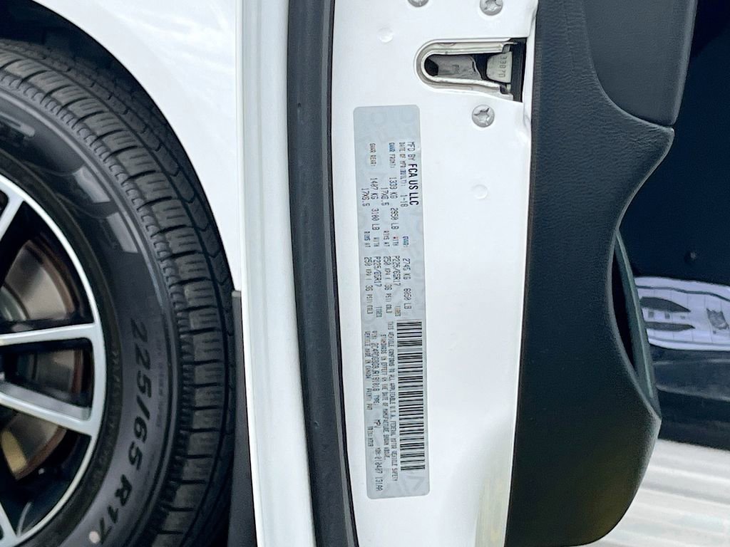 Certified 2018 Dodge Grand Caravan SE image 30