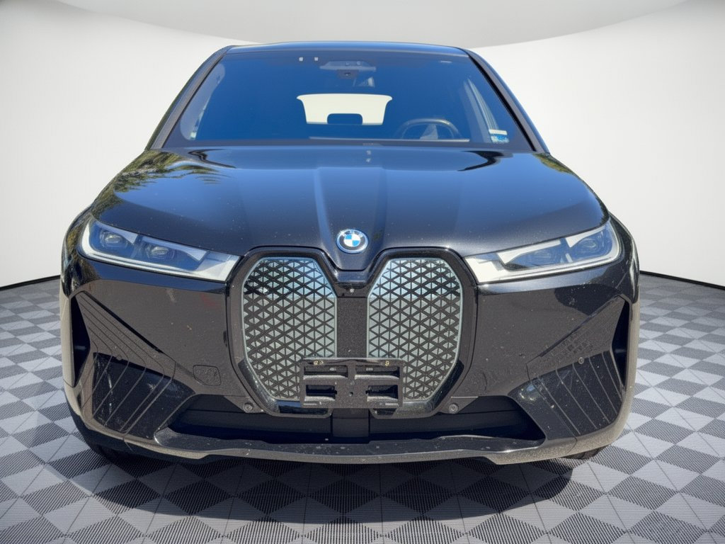 Used 2024 BMW iX xDrive50 w/ Sport Package AWD/4WD image 6