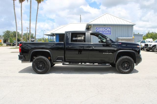 Used 2025 Chevrolet Silverado 2500 ZR2 w/ Technology Package image 13