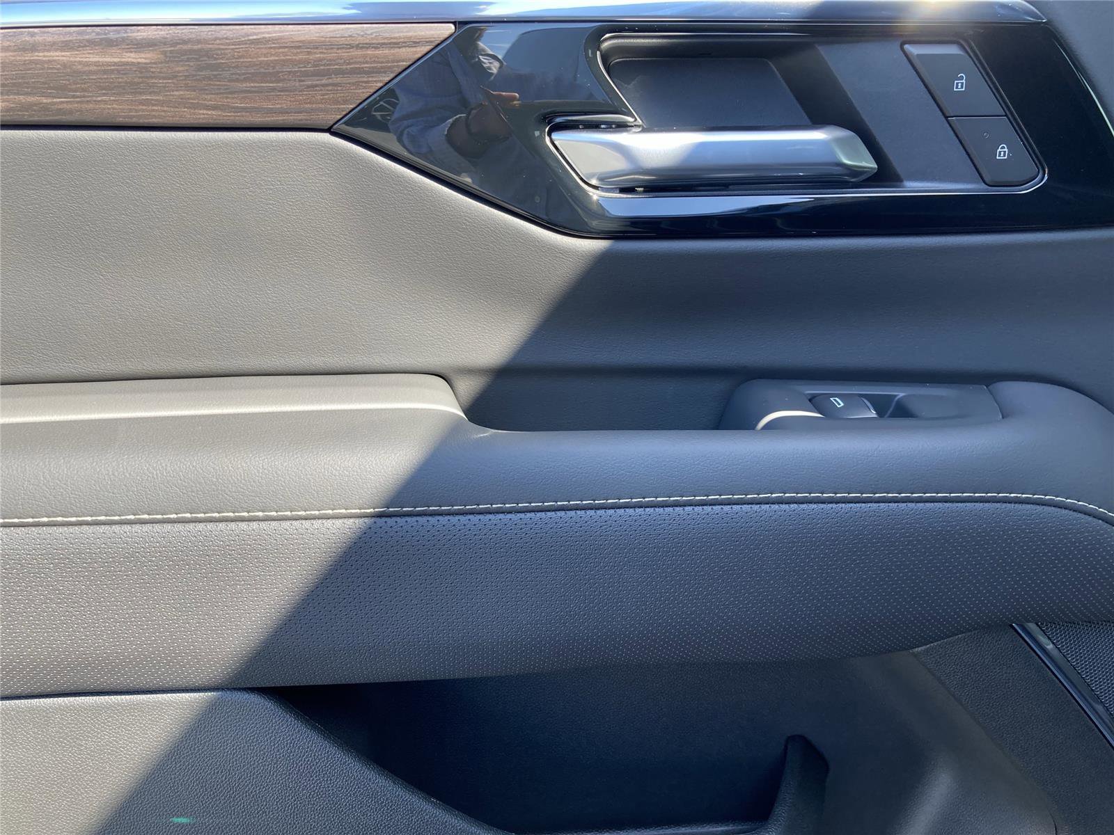 New 2026 Chevrolet Suburban Premier image 27