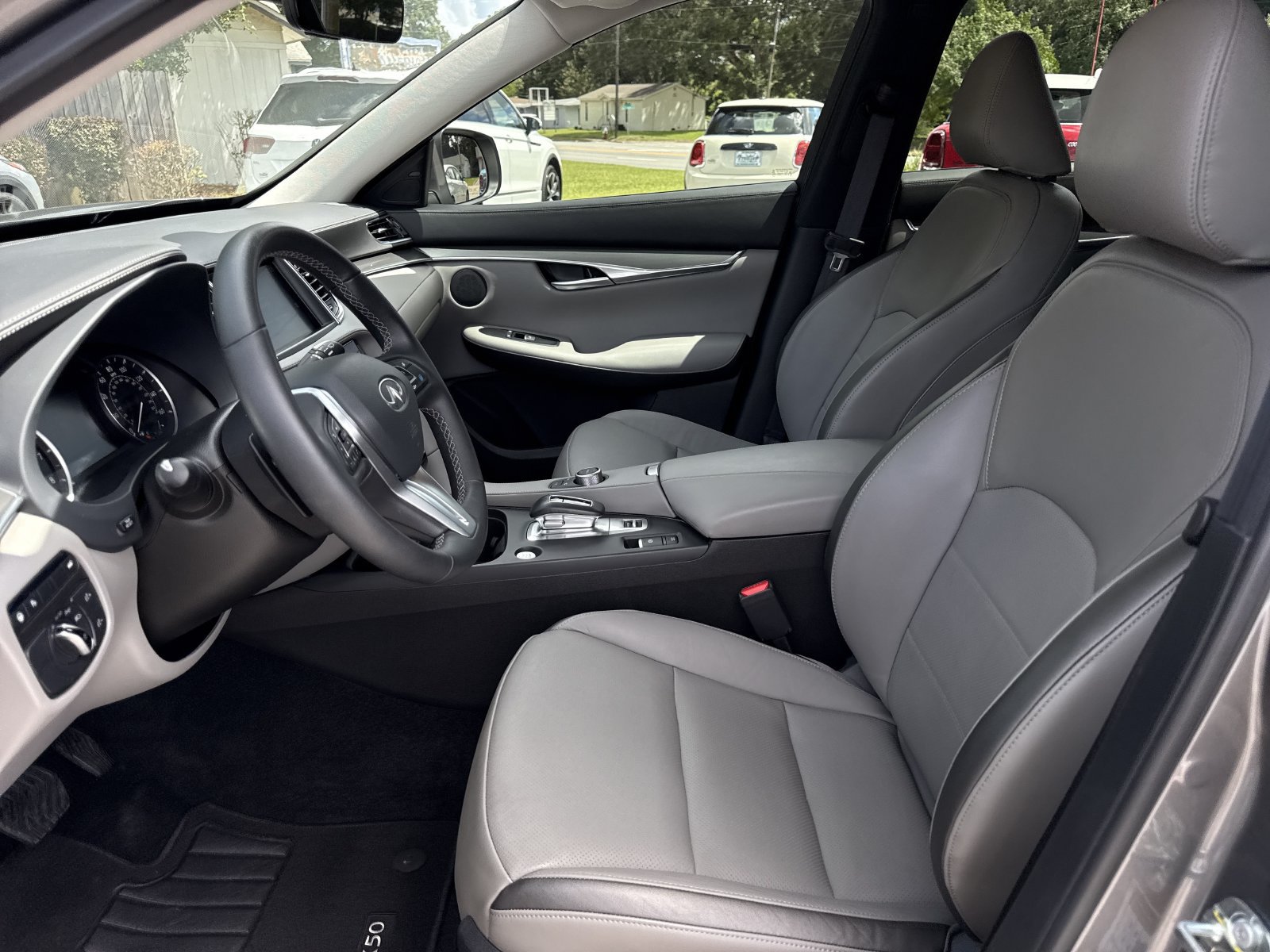 Used 2025 INFINITI QX50 Luxe AWD/4WD image 9