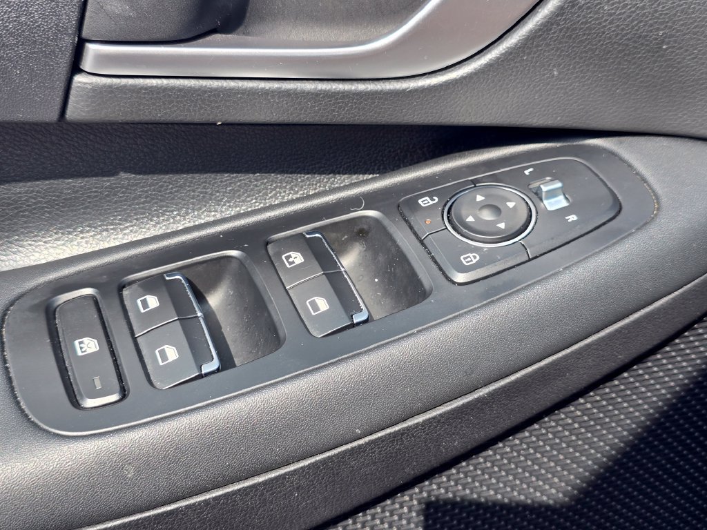 Used 2025 Hyundai Sonata SE FWD image 22