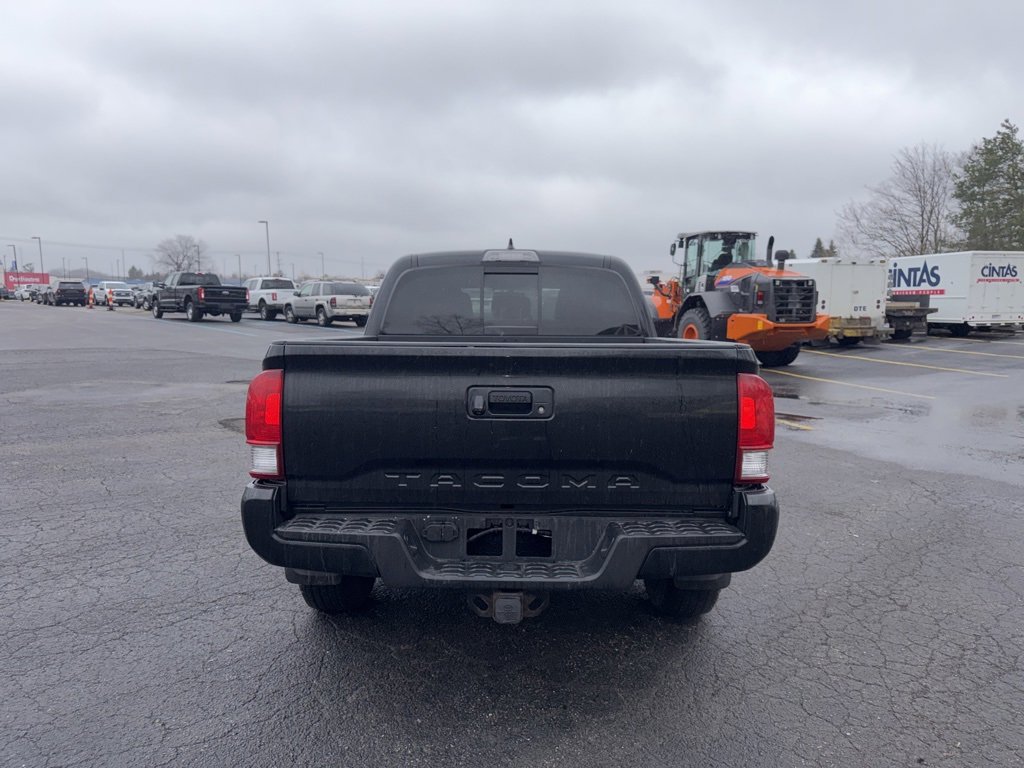 Used 2017 Toyota Tacoma TRD Sport image 6