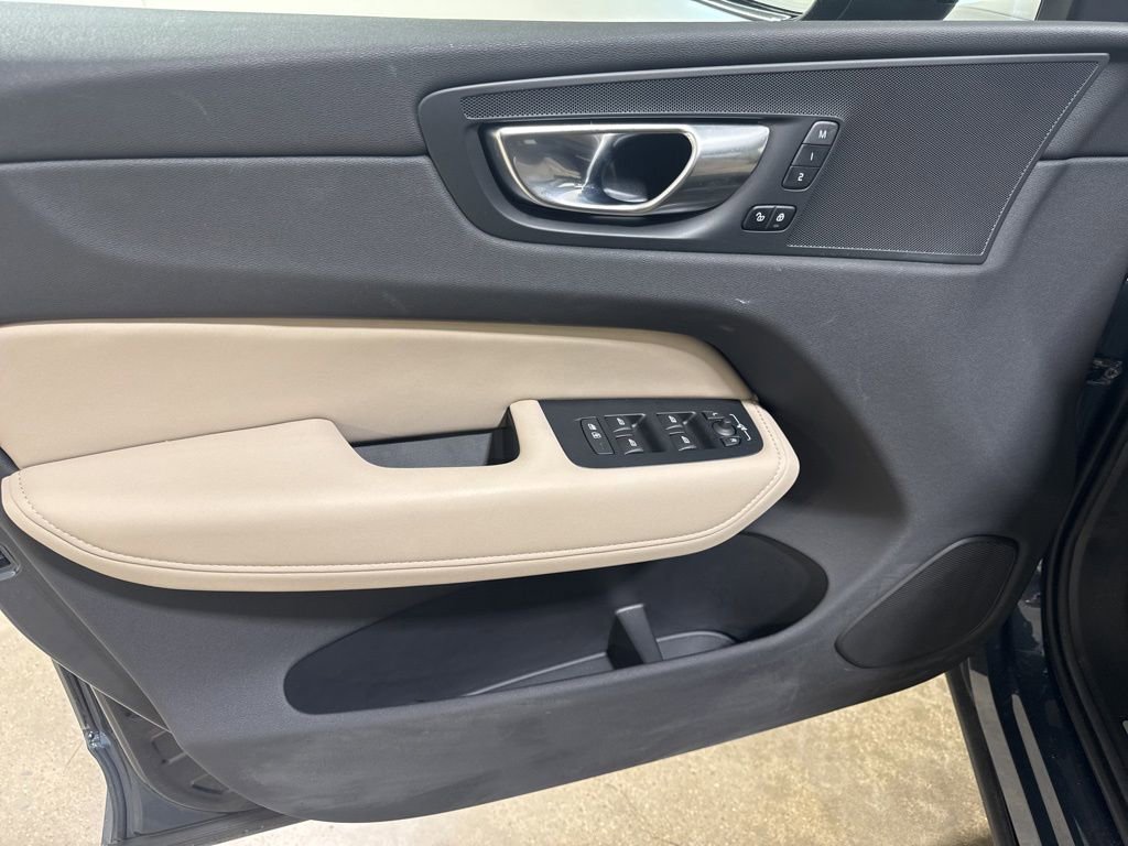 Used 2026 Volvo XC60 B5 Plus w/ Climate Package AWD/4WD image 17