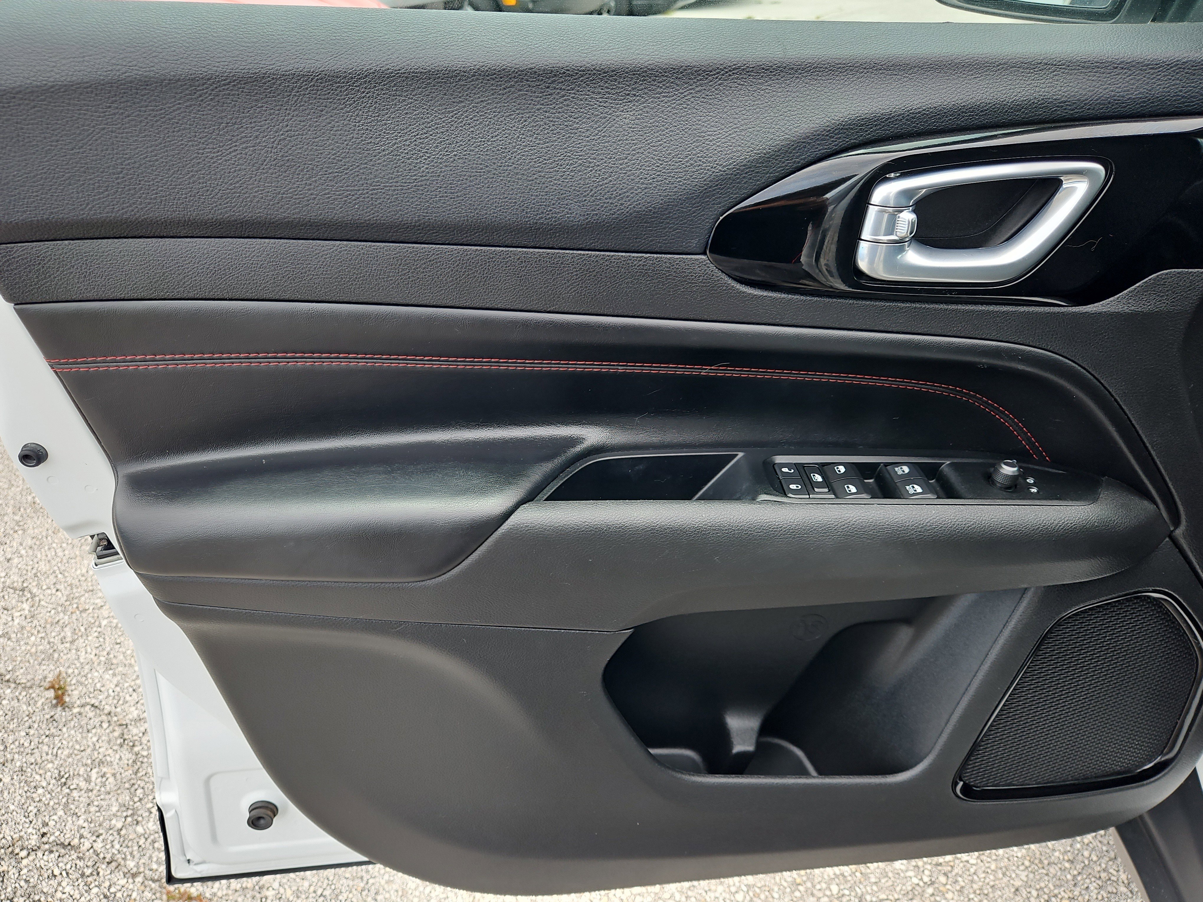 Used 2022 Jeep Compass Trailhawk image 15