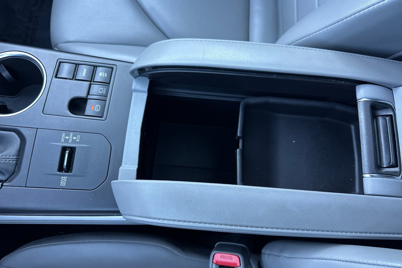 Used 2023 Toyota Highlander XLE image 35