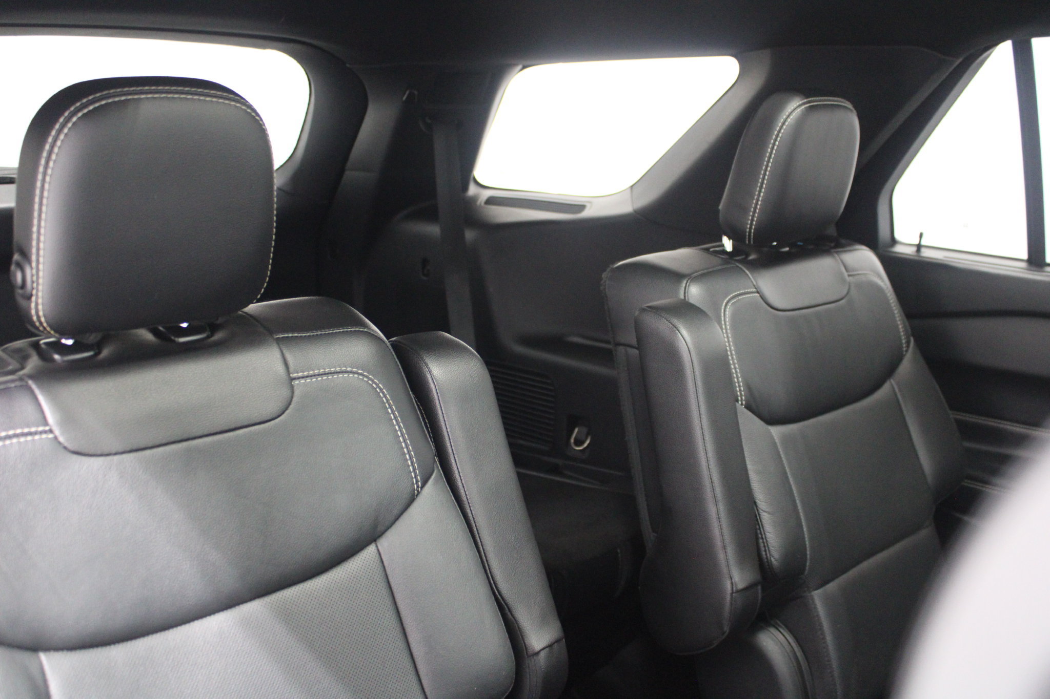 Used 2020 Ford Explorer ST w/ Premium Technology Package AWD/4WD image 21