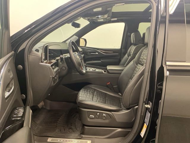 Used 2021 Cadillac Escalade Premium Luxury Platinum w/ Heavy-Duty Trailer Package image 8