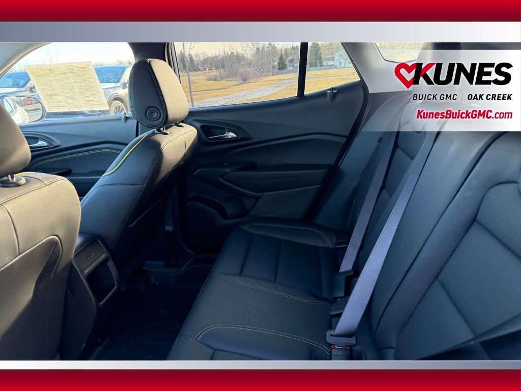 Used 2024 Chevrolet Trax ACTIV w/ Sunroof Package image 9