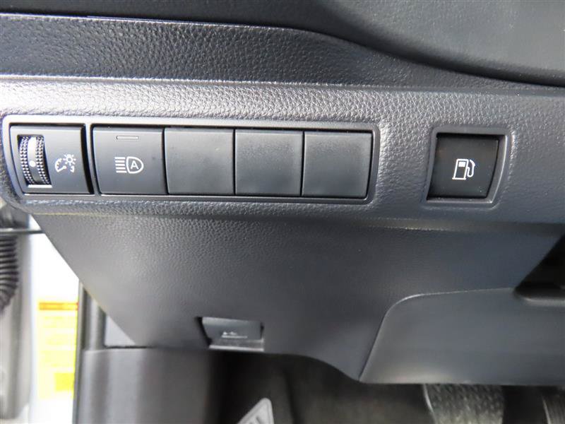 Used 2025 Toyota Corolla LE FWD image 16