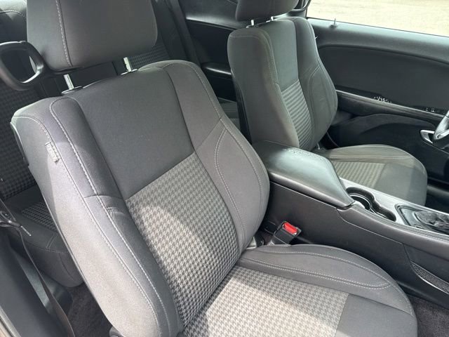 Used 2018 Dodge Challenger R/T w/ Driver Convenience Group RWD image 16
