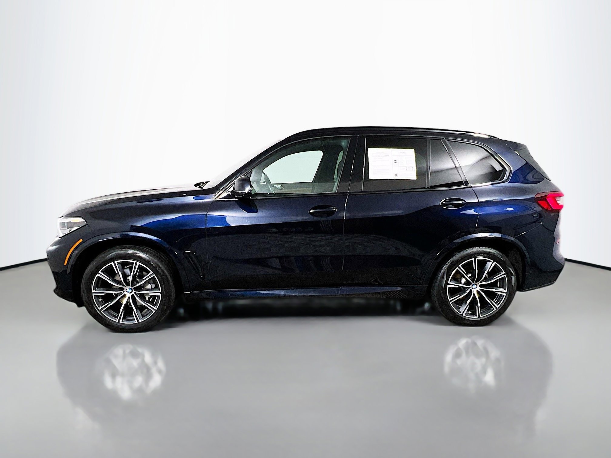 Used 2023 BMW X5 xDrive40i w/ M Sport Package image 9