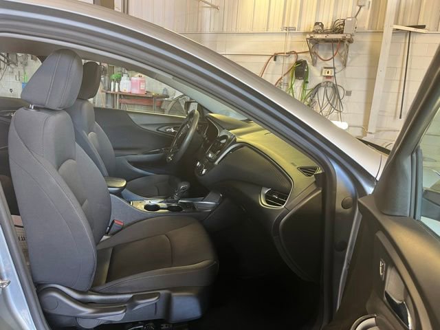 Used 2024 Chevrolet Malibu LT FWD image 26