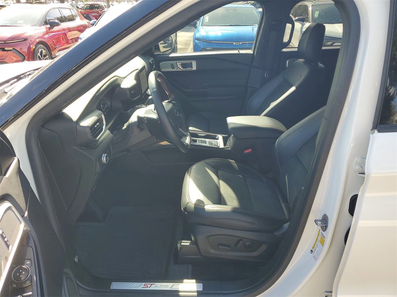 Used 2023 Ford Explorer ST-Line w/ Class IV Trailer Tow Package image 17