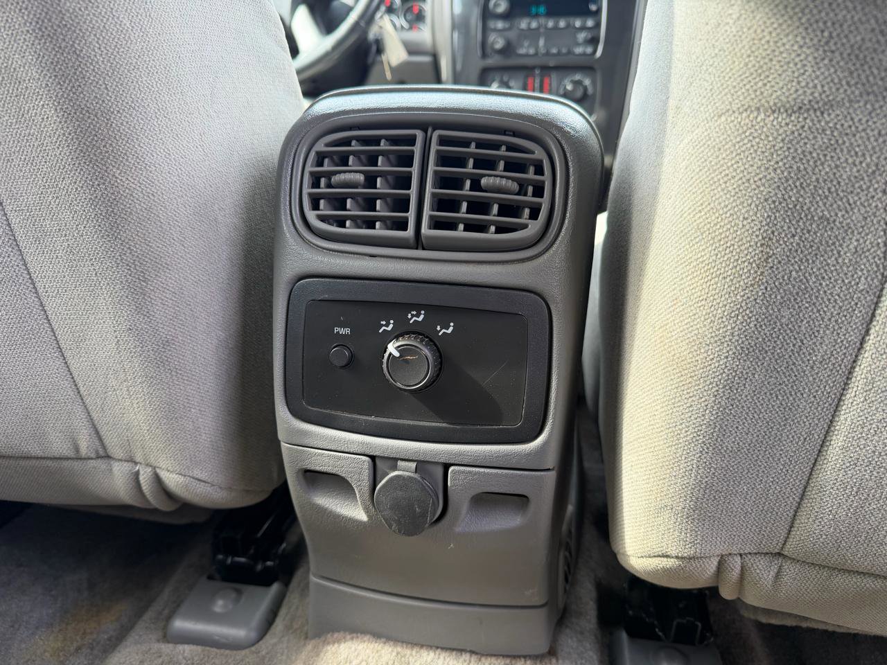 Used 2005 GMC Envoy SLE image 20