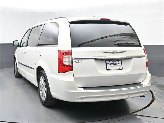 Used 2011 Chrysler Town & Country Touring-L w/ Entertainment Group #2 image 12