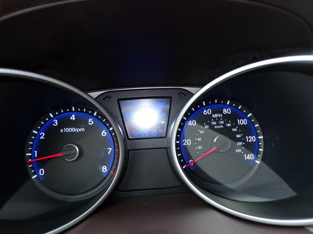 Used 2012 Hyundai Tucson Limited w/ Premium Pkg AWD/4WD image 25