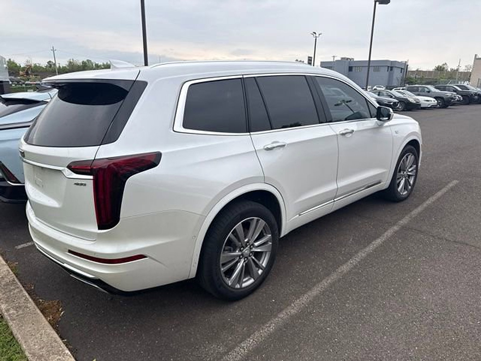 Certified 2023 Cadillac XT6 Premium Luxury w/ Technology Package AWD/4WD image 2