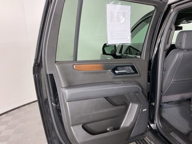 Used 2026 GMC Yukon XL Denali w/ Sun & Power Step Package AWD/4WD image 27