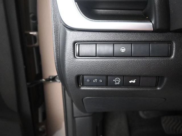 Used 2025 Nissan Rogue SV AWD/4WD image 20
