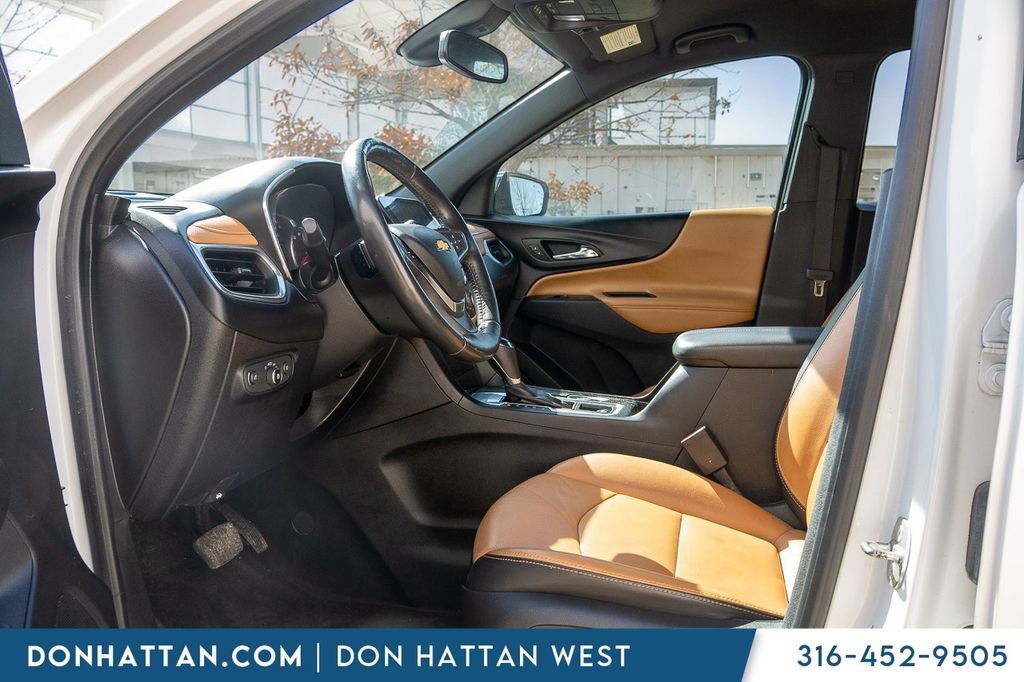 Used 2025 Volkswagen Atlas SE image 3