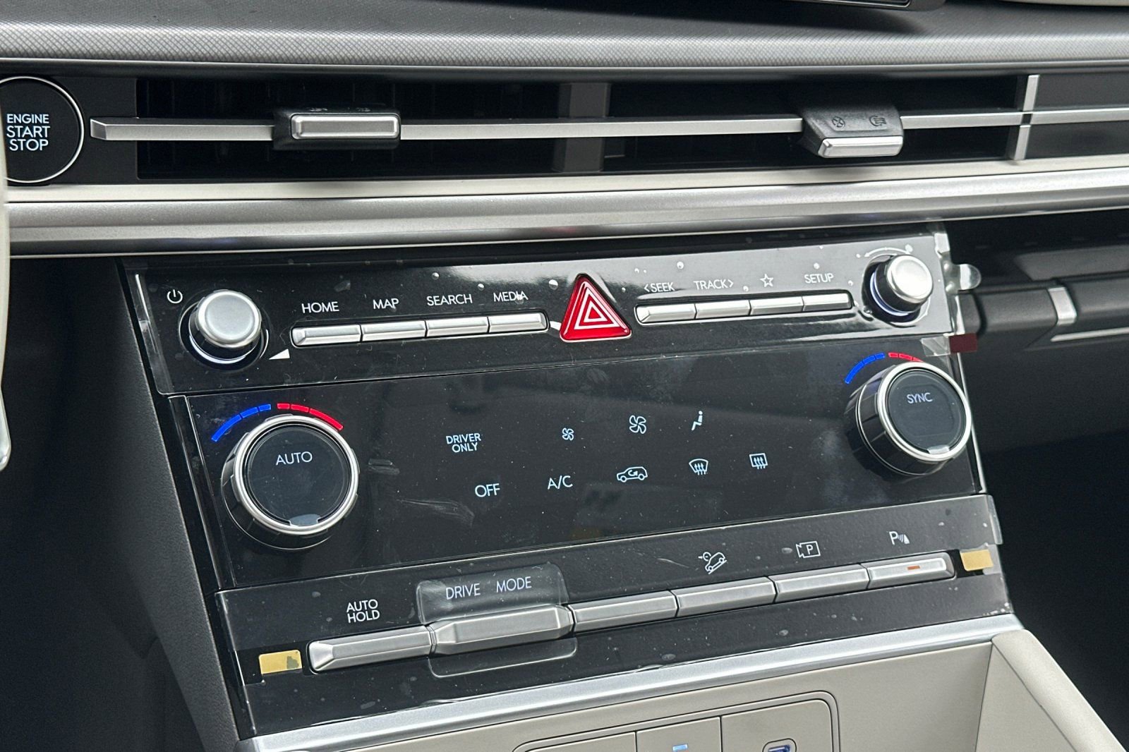 New 2026 Hyundai Santa Fe SE image 21