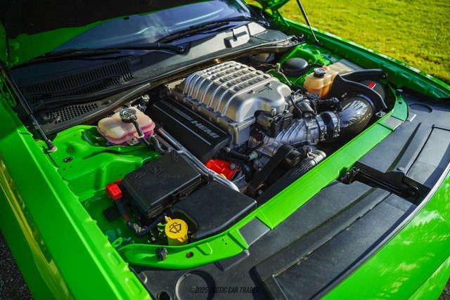 Used 2017 Dodge Challenger SRT Hellcat image 17