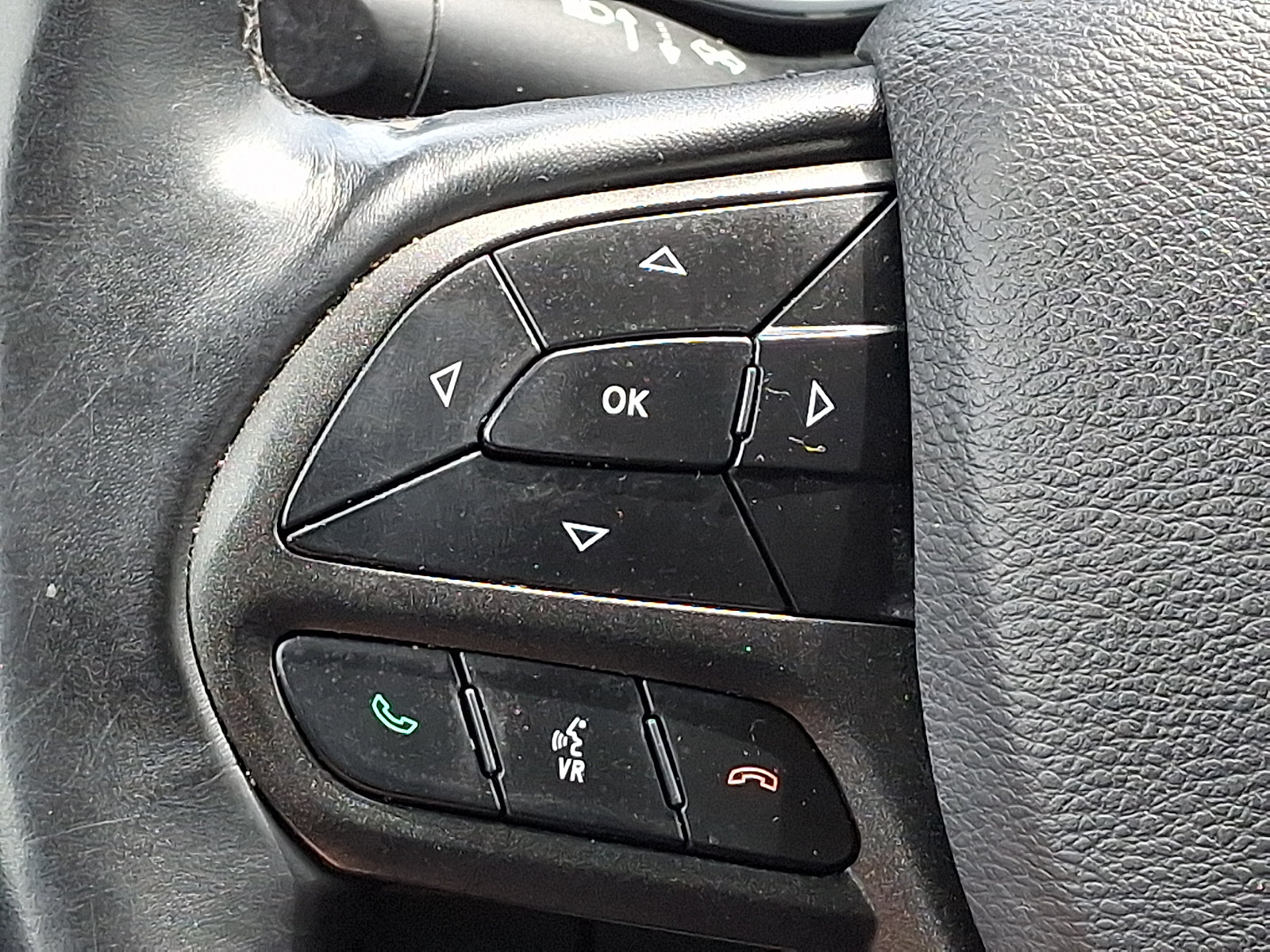Used 2019 Jeep Cherokee Trailhawk AWD/4WD image 19