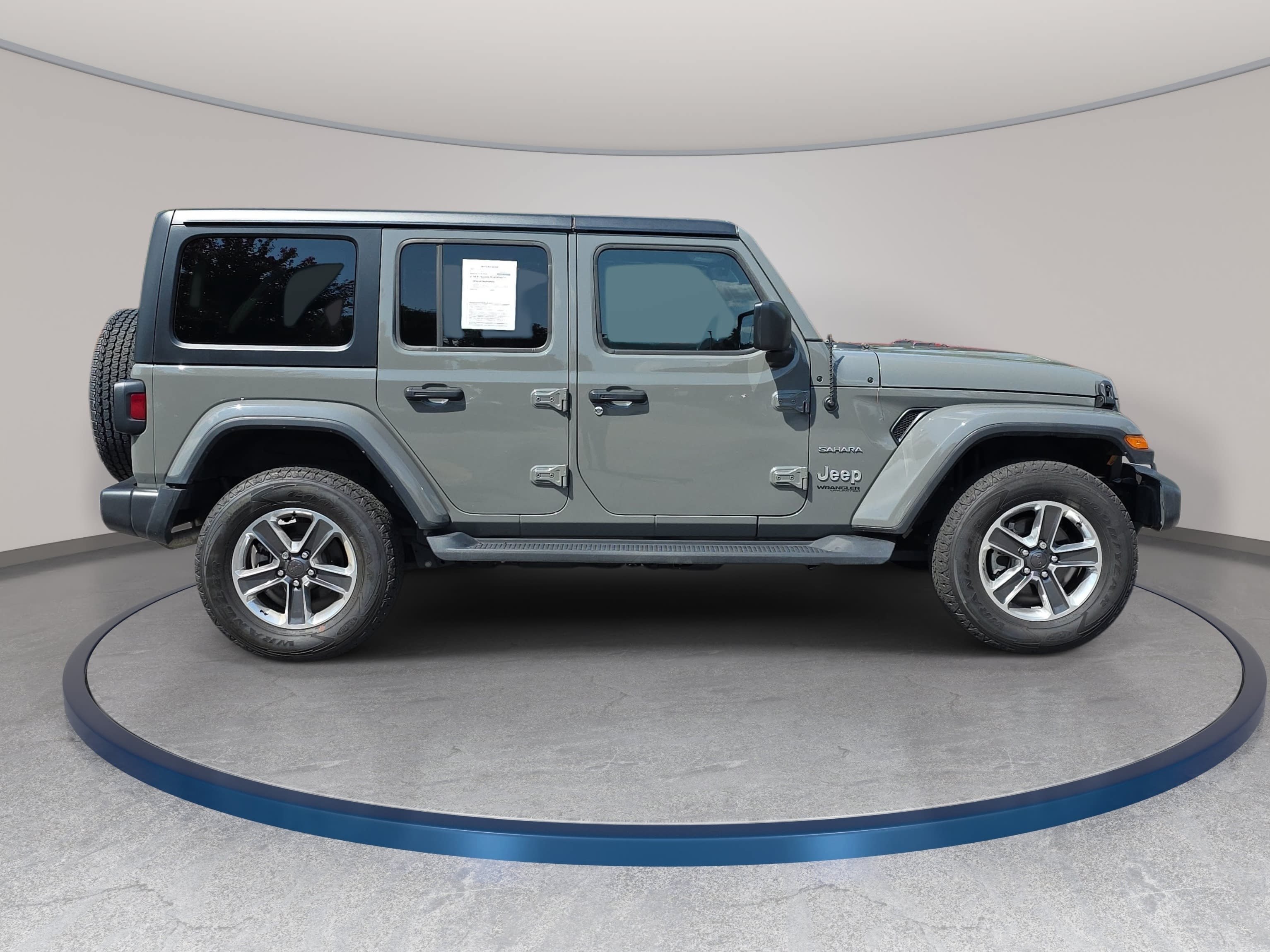 Used 2022 Jeep Wrangler Unlimited Sahara w/ Cold Weather Group AWD/4WD image 4