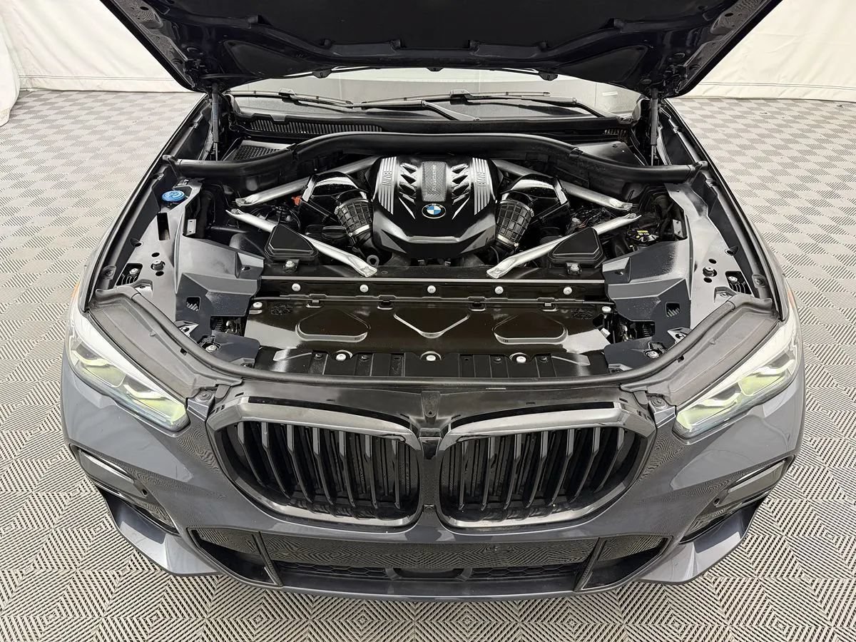 Used 2020 BMW X5 M50i AWD/4WD image 40