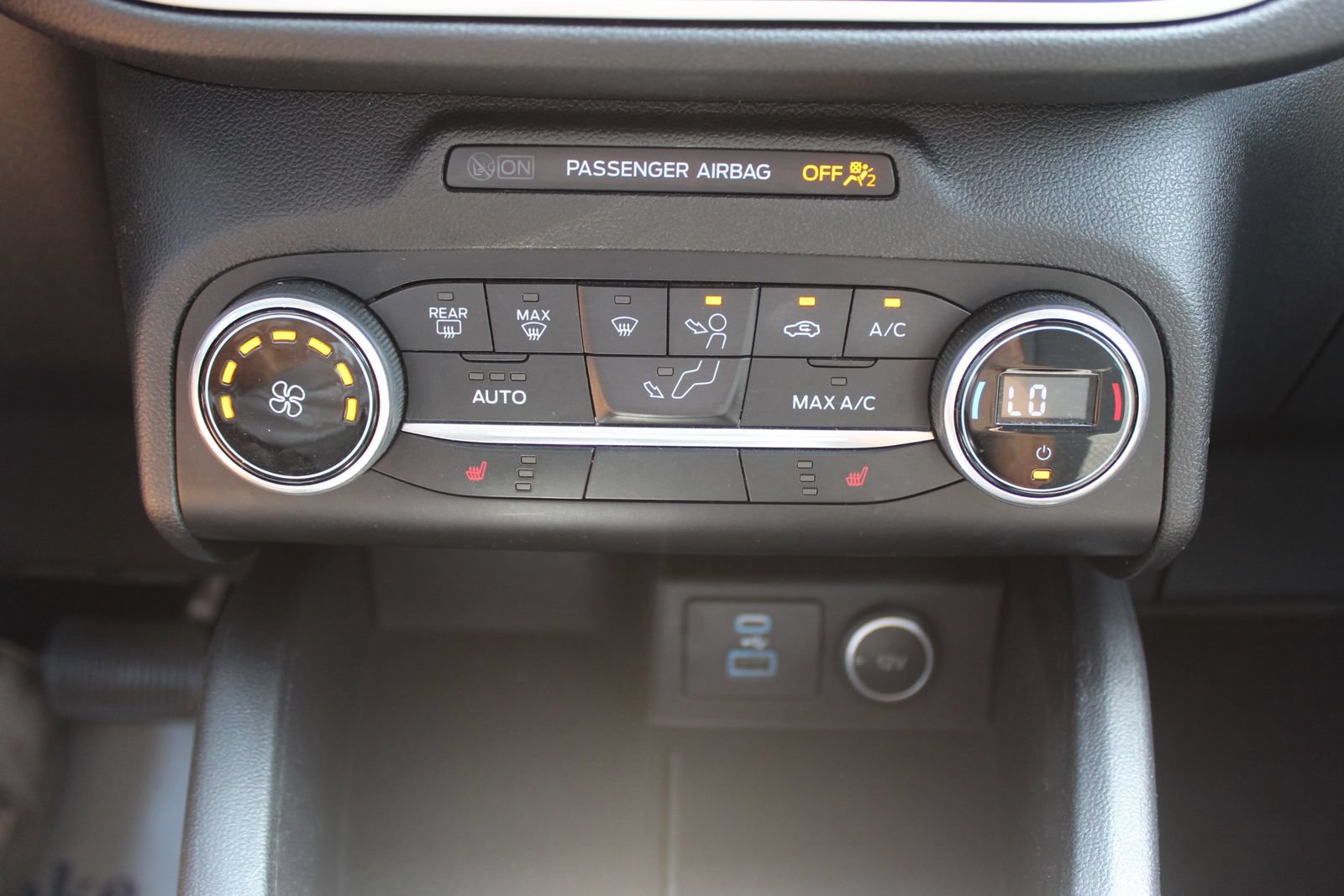 Used 2020 Ford Escape SE Sport FWD image 31