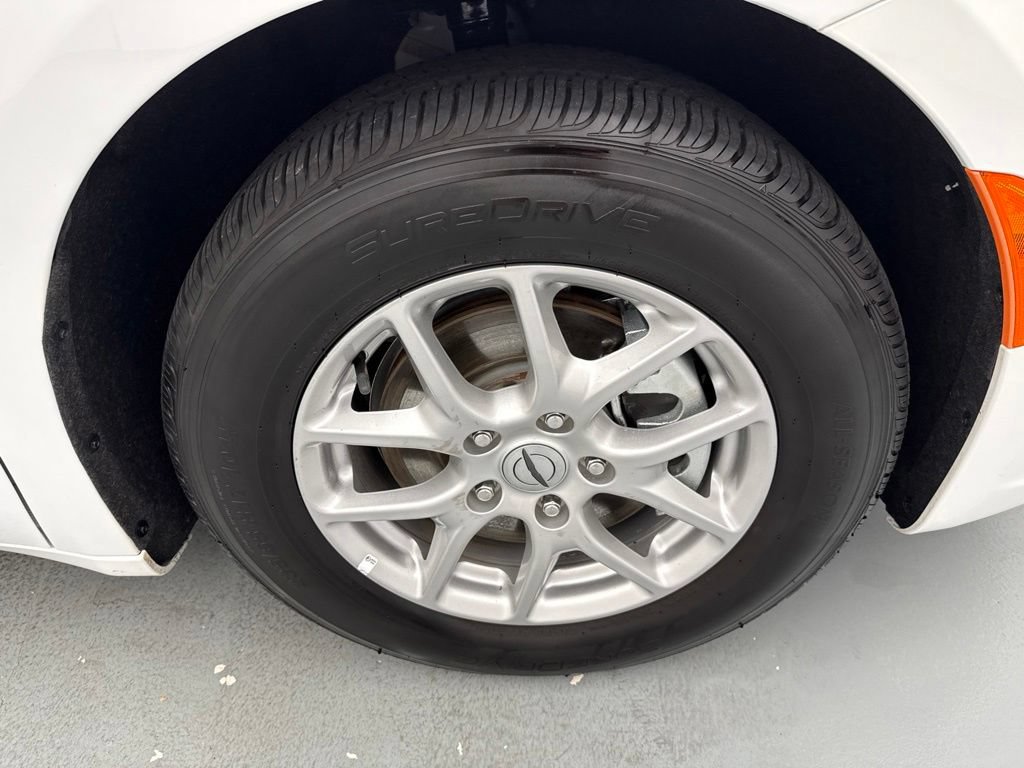 Used 2025 Chrysler Pacifica Select FWD image 15