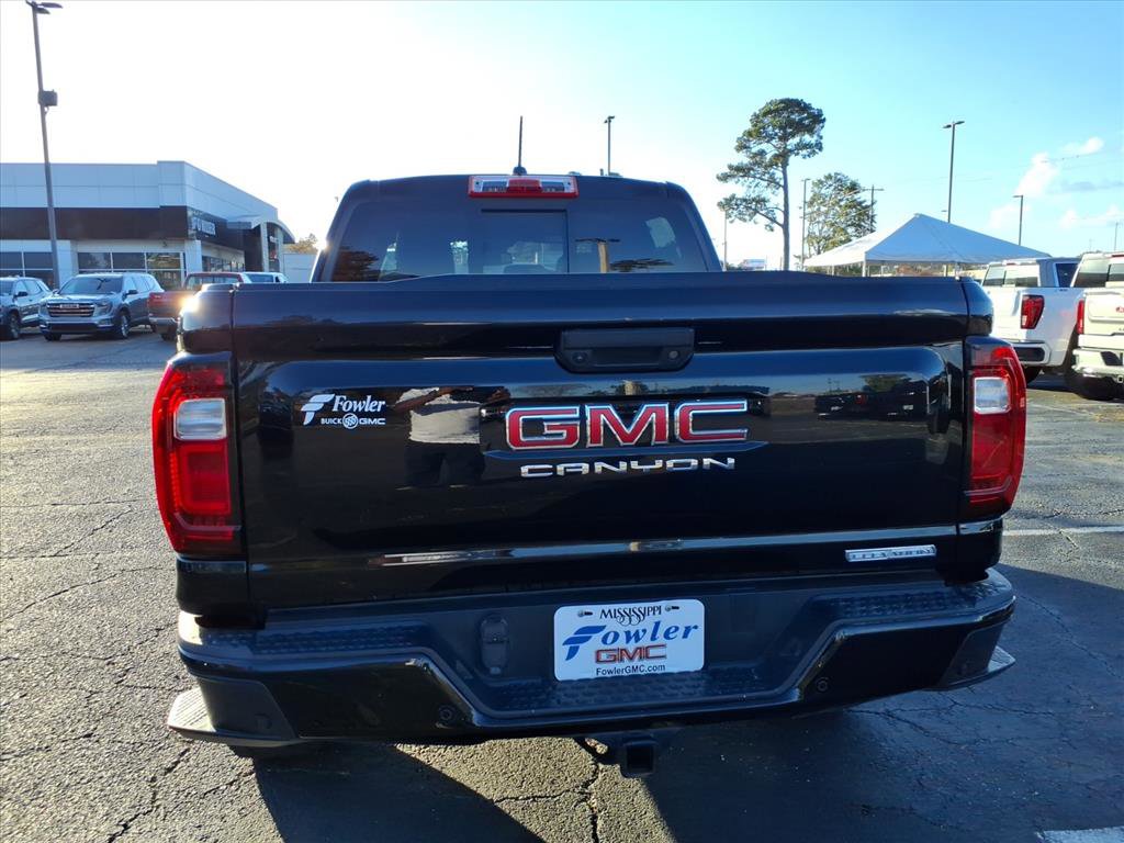Used 2023 GMC Canyon Elevation w/ Convenience Package AWD/4WD image 4