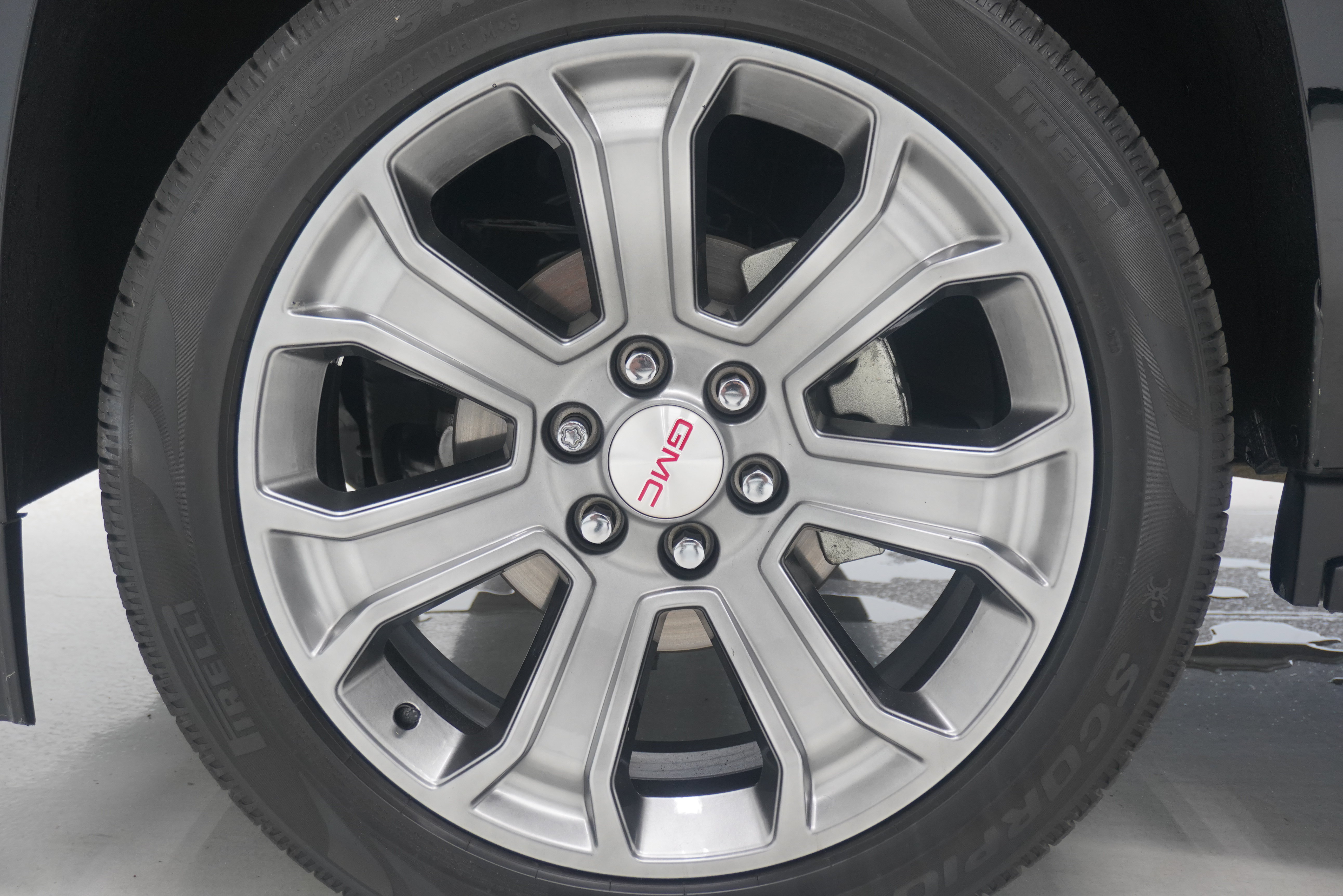 Used 2017 GMC Yukon Denali w/ Open Road Package AWD/4WD image 32