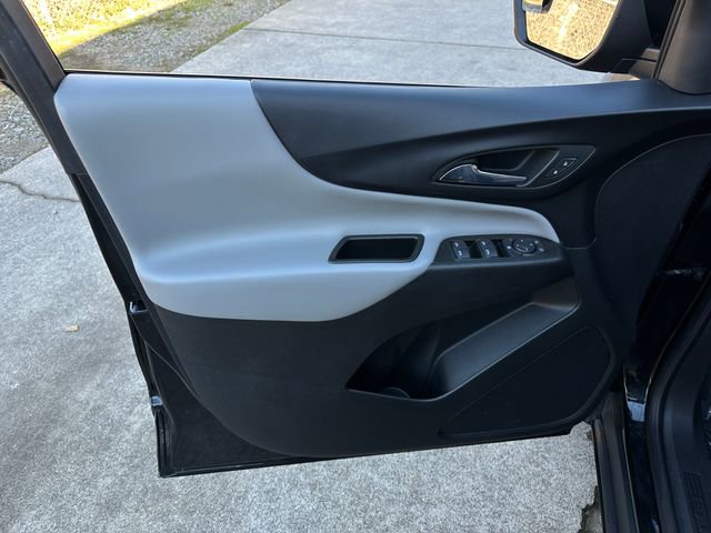 Used 2023 Chevrolet Equinox LS w/ Midnight Edition image 12