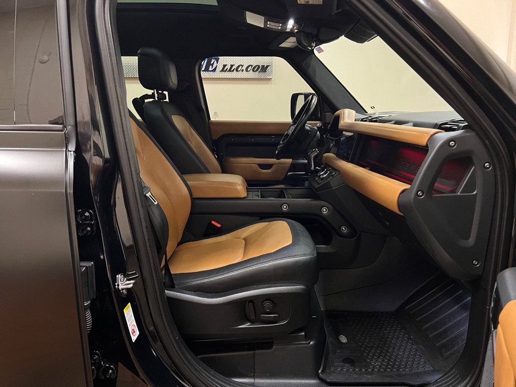 Used 2023 Land Rover Defender 110 X-Dynamic SE AWD/4WD image 26