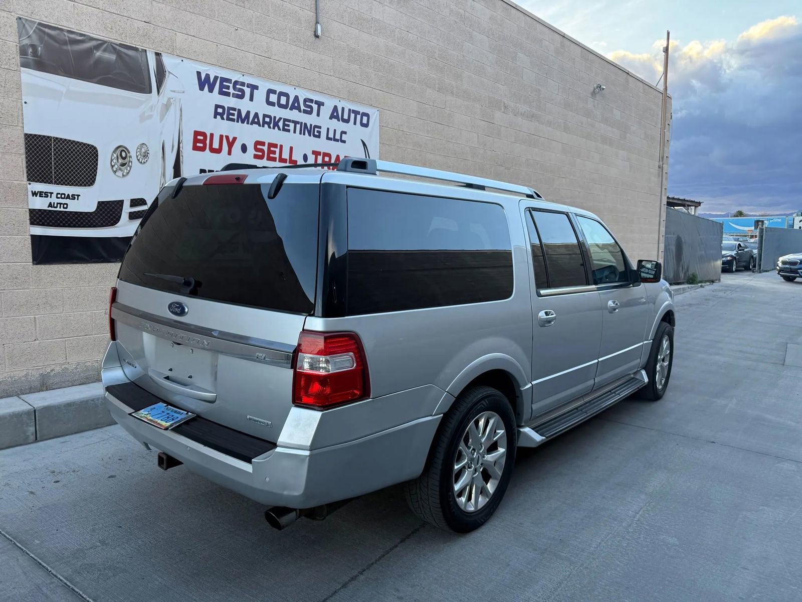 Used 2017 Ford Expedition EL Limited RWD image 4