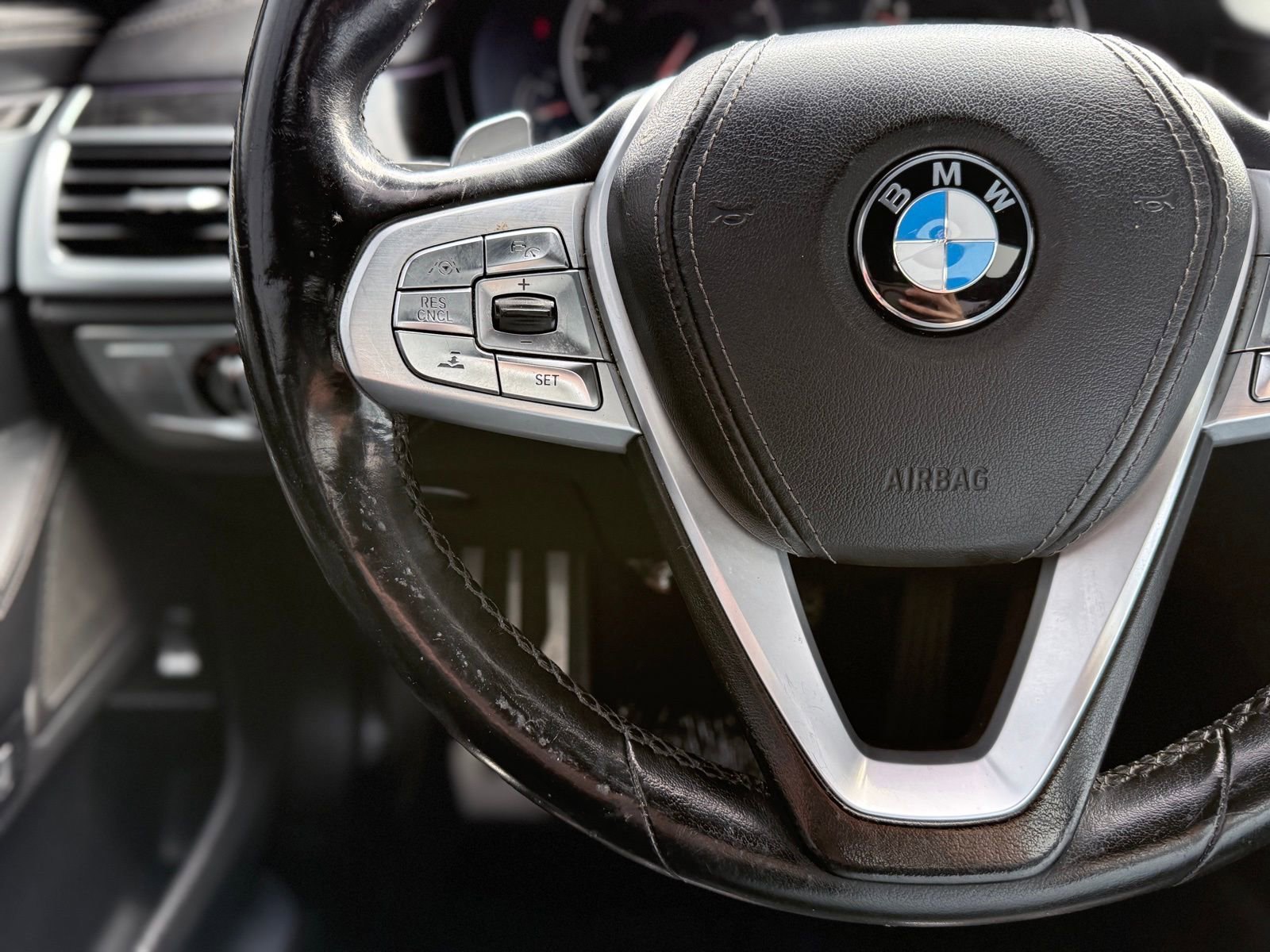 Used 2018 BMW 750i xDrive image 25