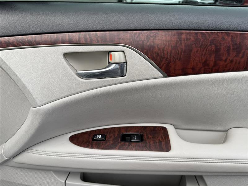 Used 2011 Toyota Avalon Limited FWD image 14